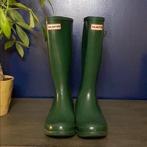 HUNTER Green tall rain boots